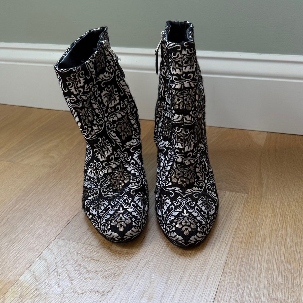 Sam Edelman Black with Silver and Gold Patterned Brocade Ankle Boots Size 9